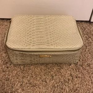 Stella & Dot large jewelry case